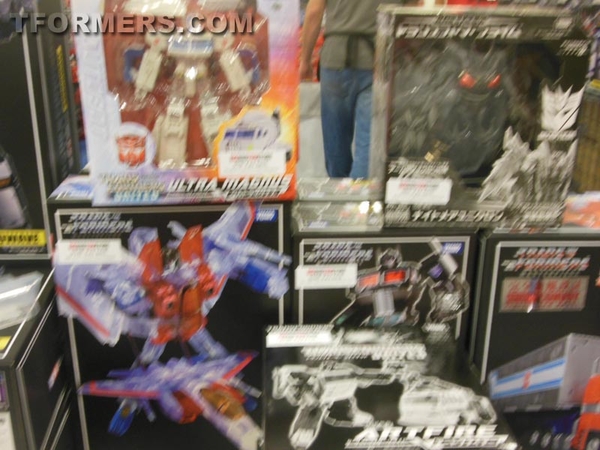 BotCon 2013   The Transformers Convention Dealer Room Image Gallery   OVER 500 Images  (521 of 582)